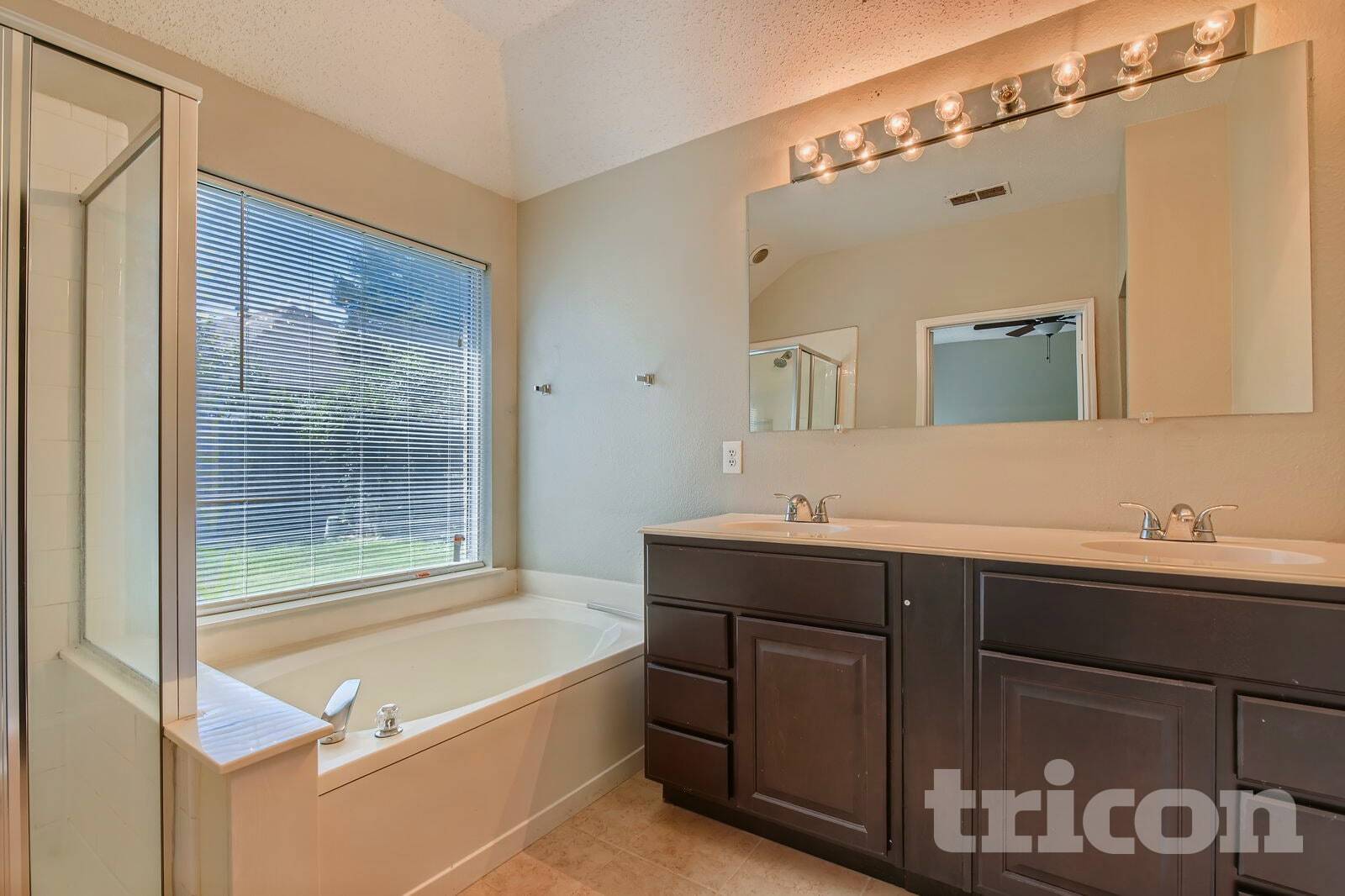 Building Photo - 4429 Spanish Oak Cir