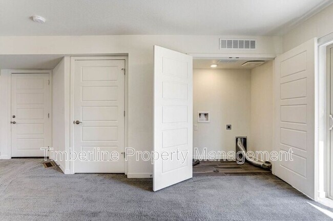 Building Photo - 6020 Ashmore Ln