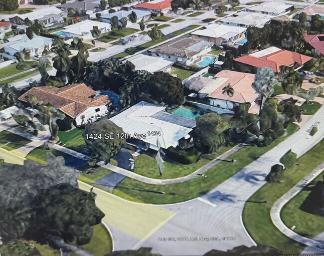 Building Photo - 1424 SE 12th Ave