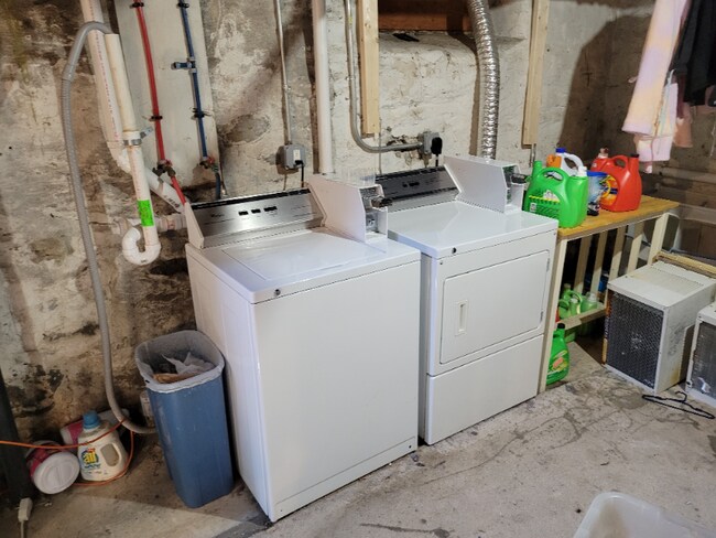 Building Photo - 46 Peirce St