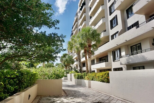 Building Photo - 151 Crandon Blvd