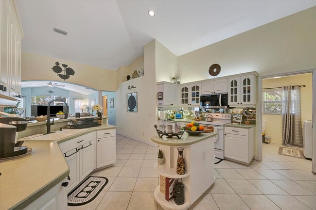 Building Photo - 19 Hoffer St