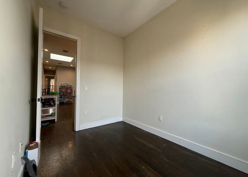 Building Photo - 5438 Arnold Ave