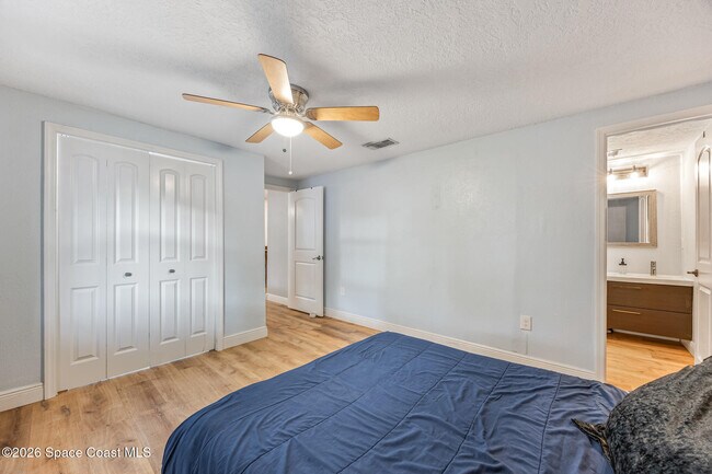 Building Photo - 826 Newfound Harbor Dr