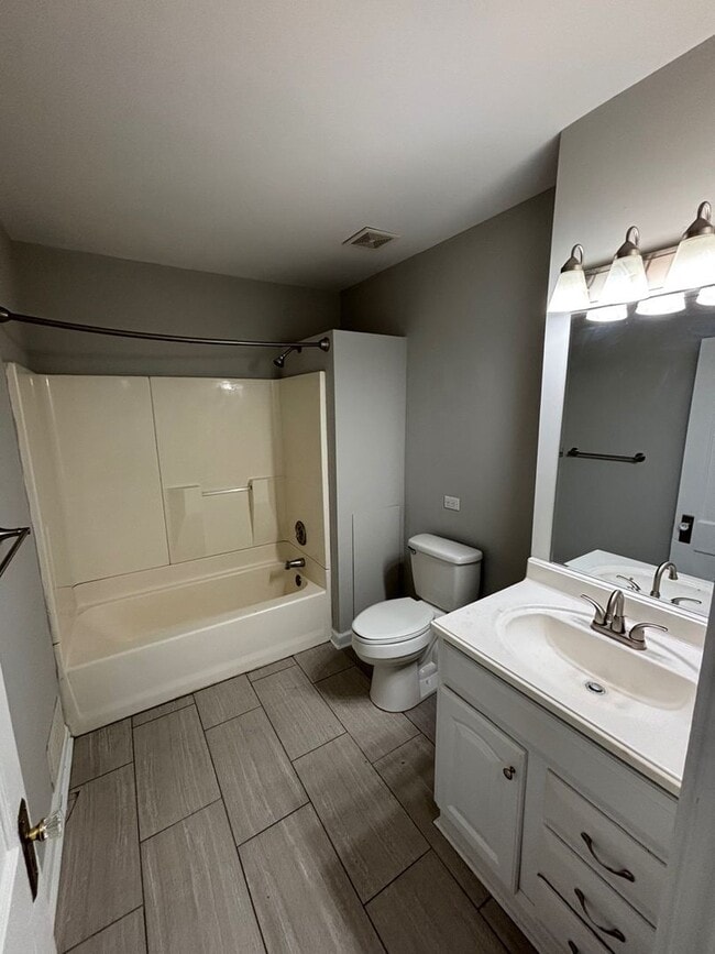 Building Photo - 827 Watson St SW