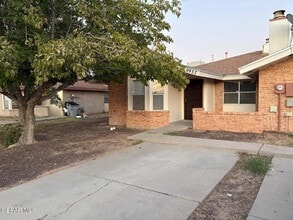 Building Photo - 10957 Delafield Dr