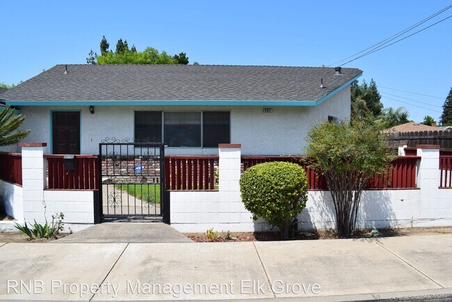 Primary Photo - 2 br, 1.5 bath House - 901 North Palm Street