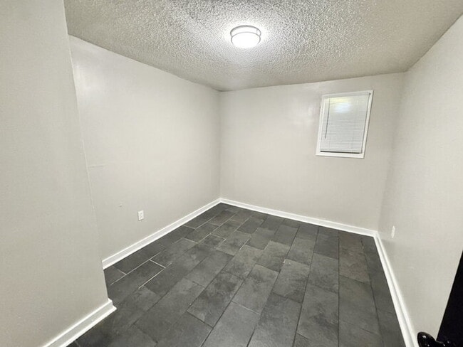 Building Photo - 1862 Farrington St