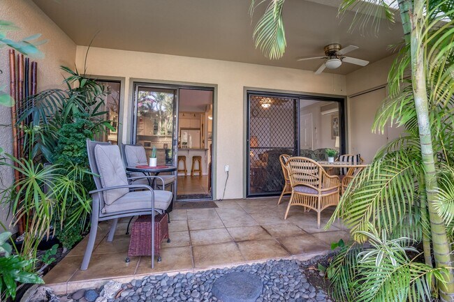 Building Photo - Fully Furnished 2 Bed/1.5 Bath, Maui Gardens Condo with Resort Amenities and Steps to the Beach!