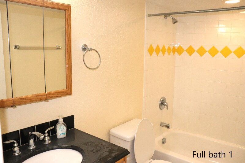 Building Photo - 7896 Goldenpointe Wy