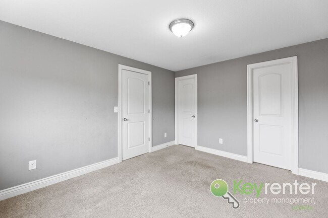 Building Photo - 2315-2317 E Coolwater St Duplex