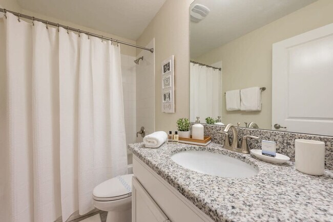Building Photo - 4821 Kings Castle Cir