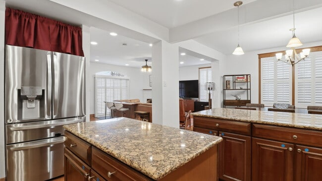 Building Photo - 30 Longfellow St NE