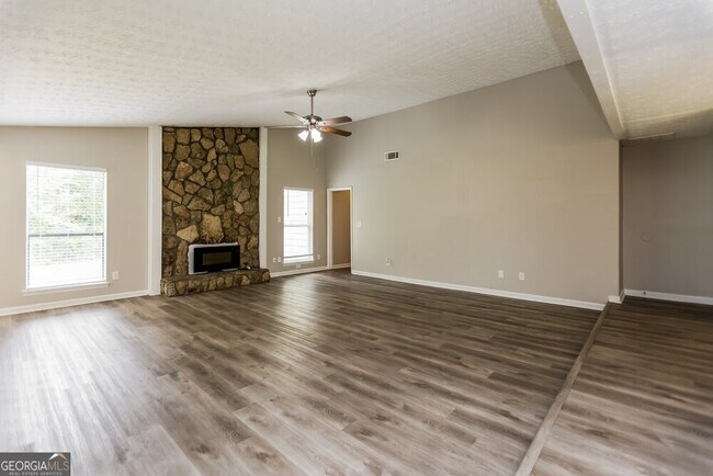 Building Photo - 6270 Beethoven Cir