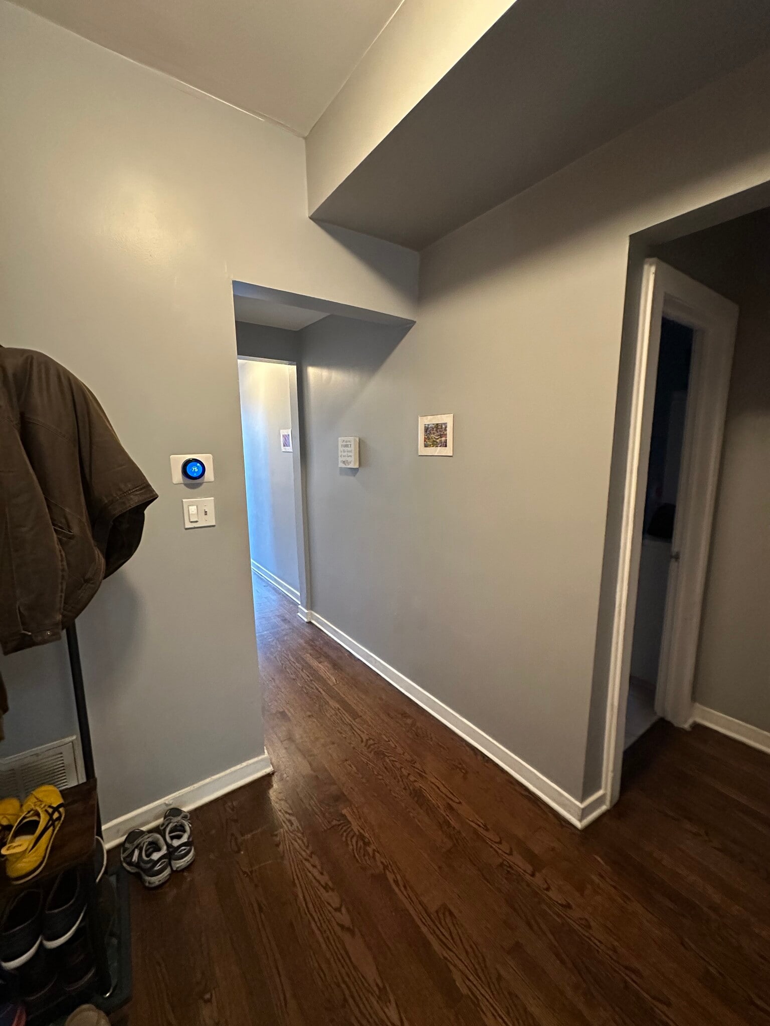 Entrance - 6754 N Lakewood Ave