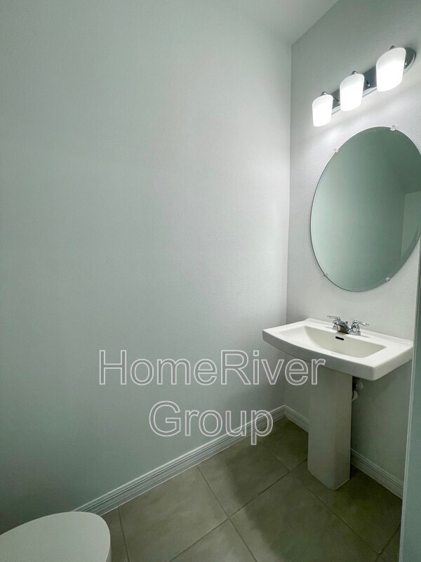 Building Photo - 2123 Hallier Cv