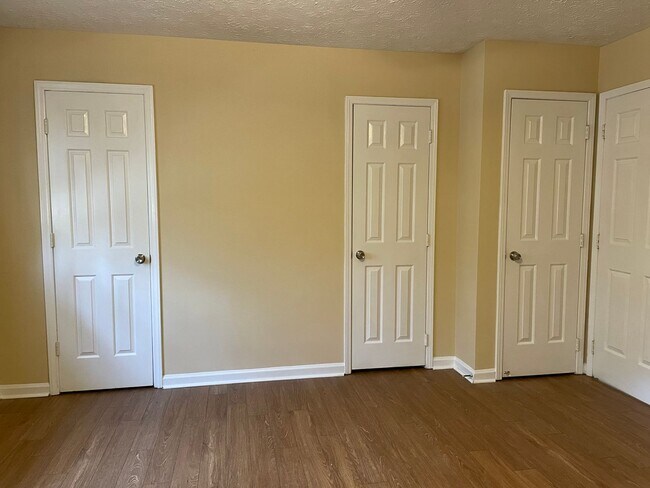 Building Photo - JAMESTOWN #39