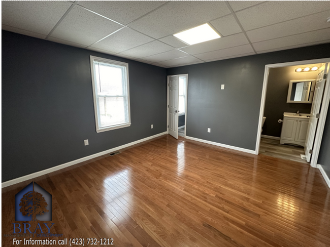 Building Photo - 733 E Sullivan St