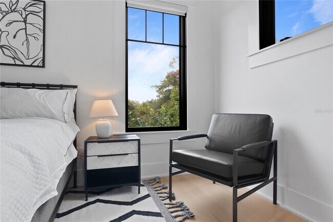 Building Photo - 319 W Frances Ave