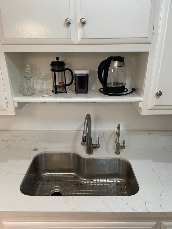 Building Photo - 2 Bedroom + 1 Bathroom Condo | Hueneme Bay | 55+ Community | Unfurnished