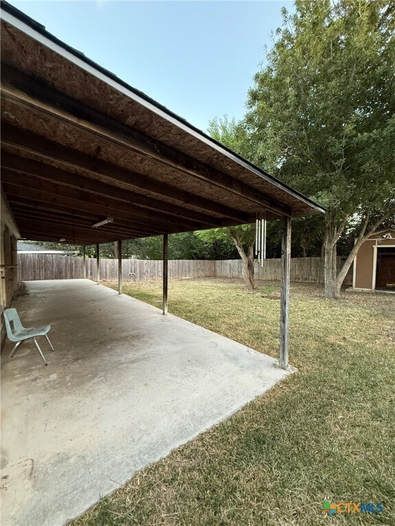 Building Photo - 2421 Hancock Dr