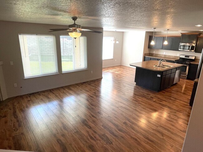 Building Photo - Beautiful Corner Lot Home for Rent in Badg...