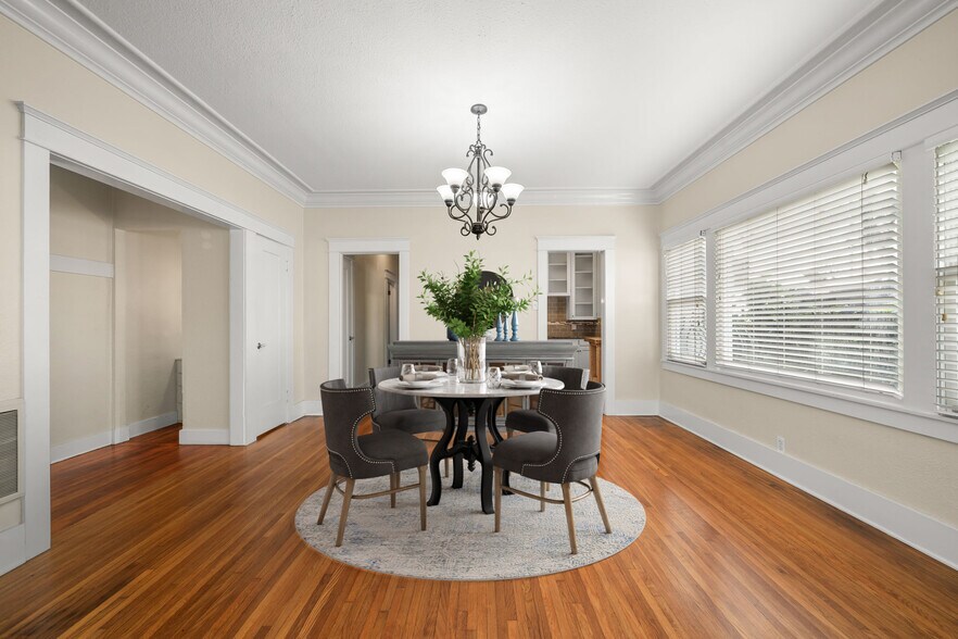 Building Photo - 219 Redondo Ave