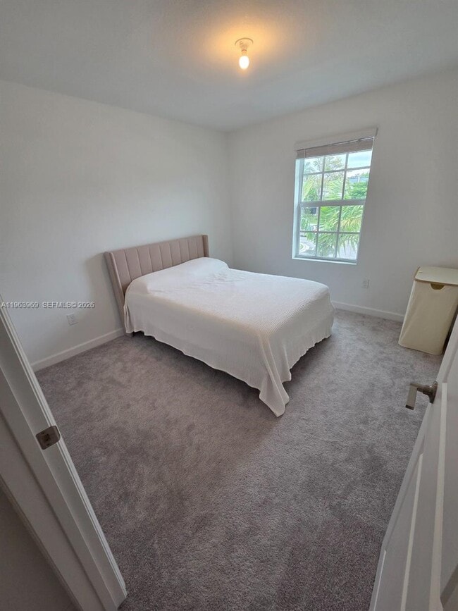 Building Photo - 4343 Hammock Grove Dr