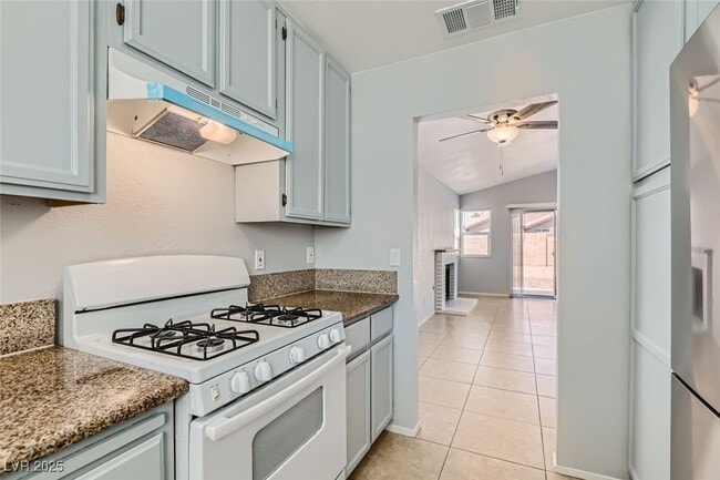 Building Photo - 7698 Barbican Ct