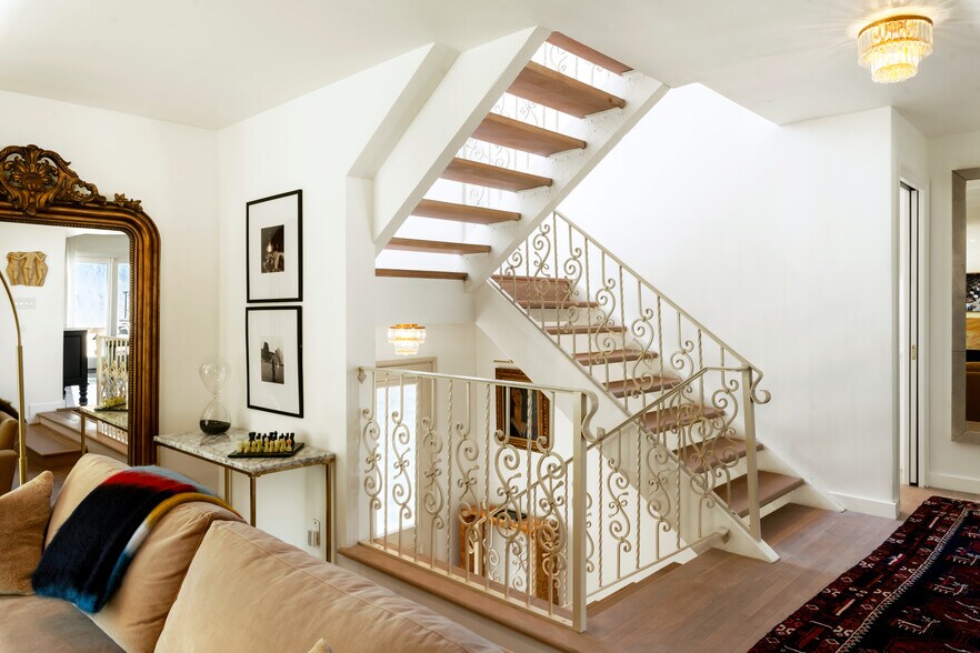 Building Photo - 9809 Beeson Dr