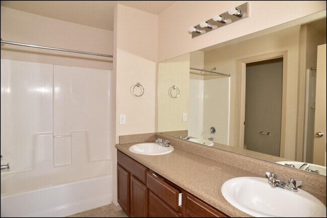 Building Photo - 14218 Rattler Point Dr