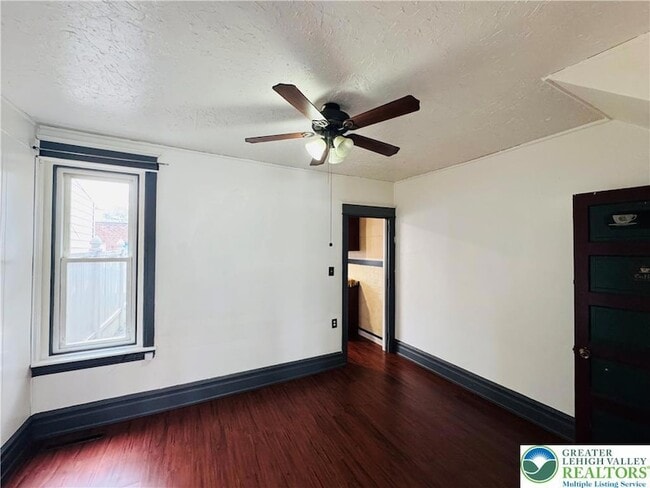 Building Photo - 637 N Penn St