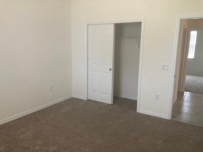 Building Photo - NE Cape Coral Single Family Home