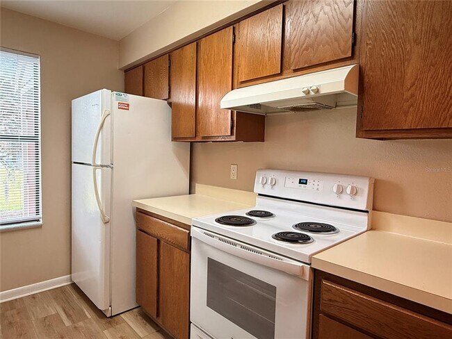 Building Photo - 1305 Park Villa Pl