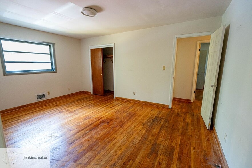 Building Photo - 2644 Preston Dr