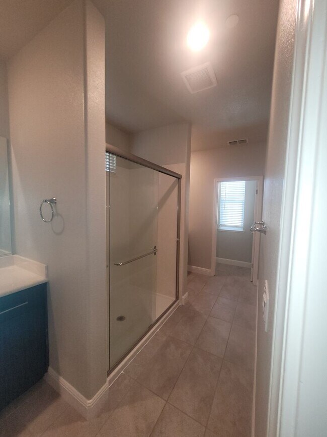 Building Photo - New home in Rancho Cordova in Veranda at S...