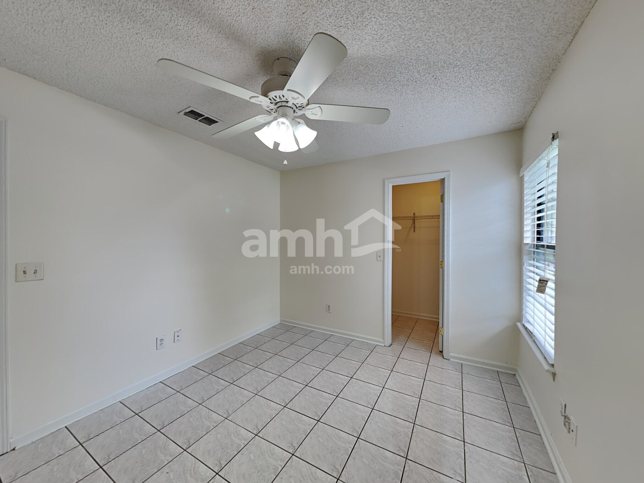 Building Photo - 9081 Prosperity Lake Dr