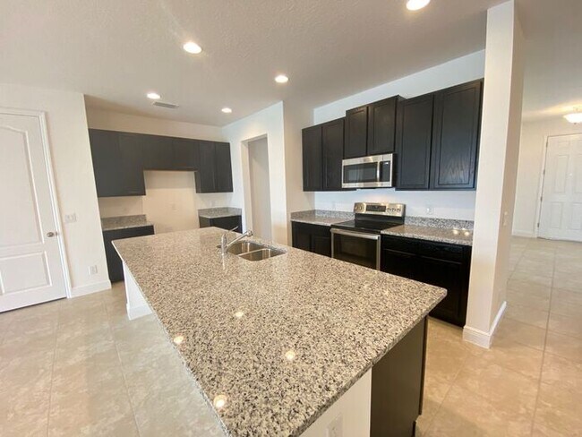 Building Photo - Hanover Lakes-4957 Olivia Court St. Cloud,...
