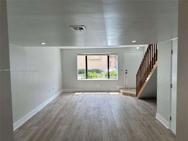 Building Photo - 10152 SW 77th Ct