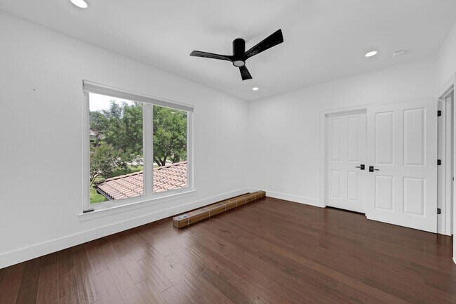 Building Photo - 414 New Lido Dr