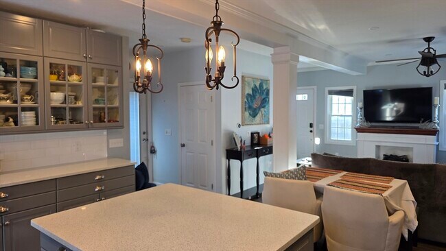 Building Photo - 533 Prospect St