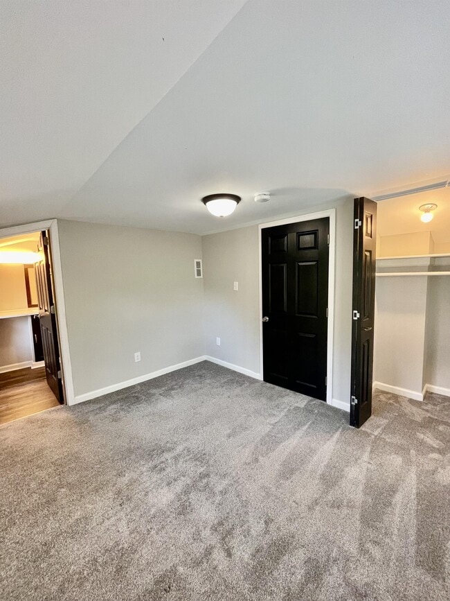 Building Photo - 227 Tyree Cir