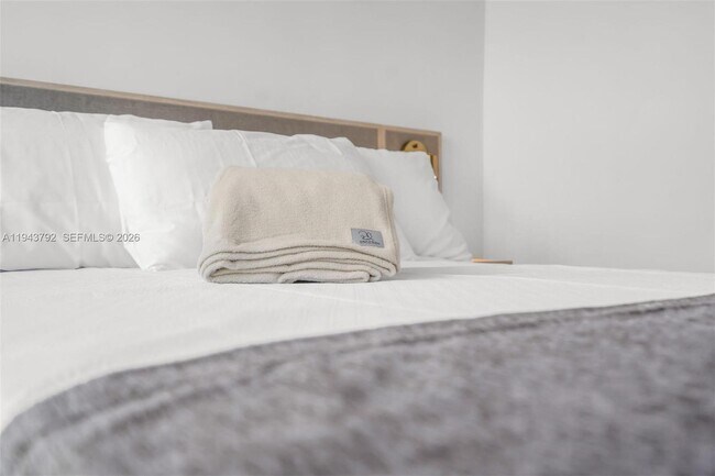 Building Photo - 225 N Miami Ave