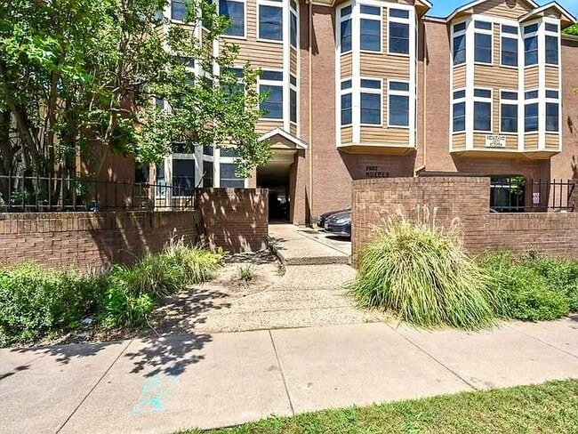 Primary Photo - 2802 Nueces St