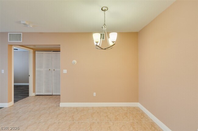 Building Photo - 1909 Villa Palms Ct