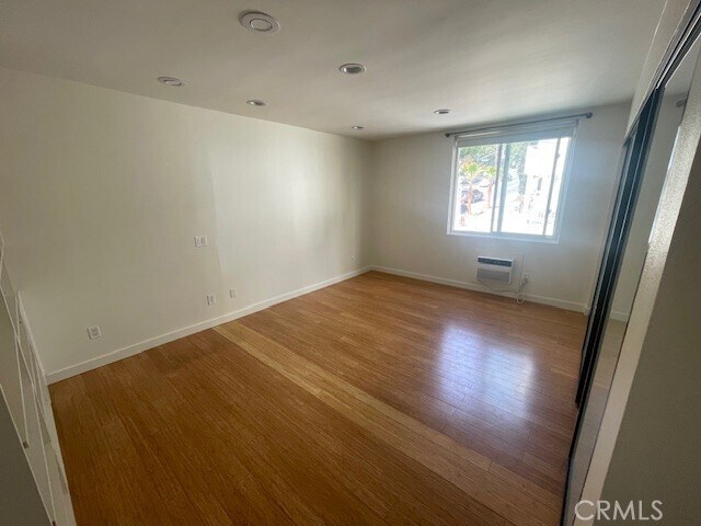 Building Photo - 1124 N La Cienega Blvd