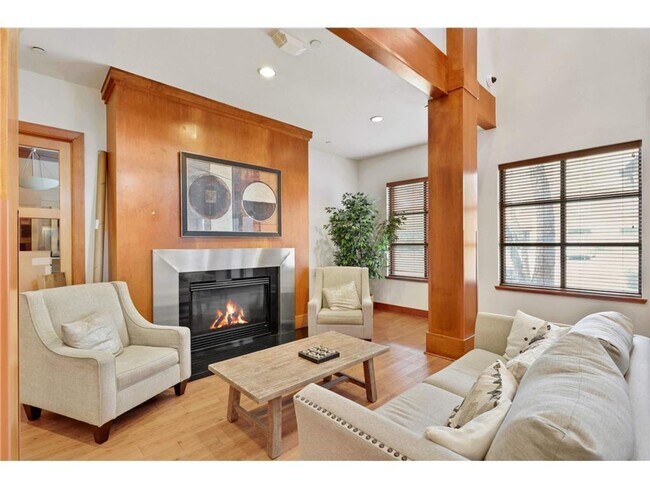 Building Photo - Sparkling 2 Bedroom Condo in Southwest Sta...