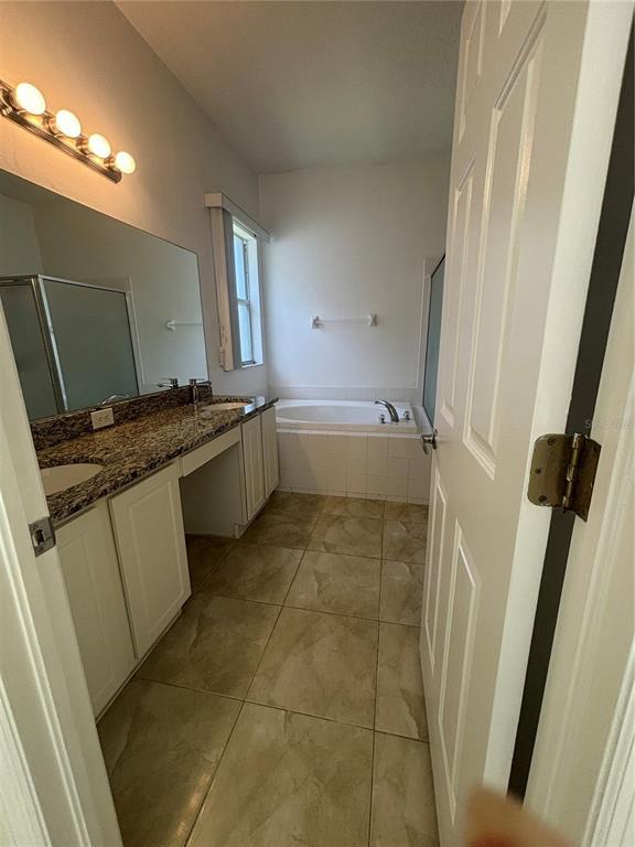 Building Photo - 10510 Beneva Dr