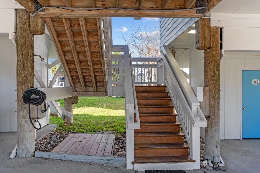 Building Photo - 101 Seahorse Ln