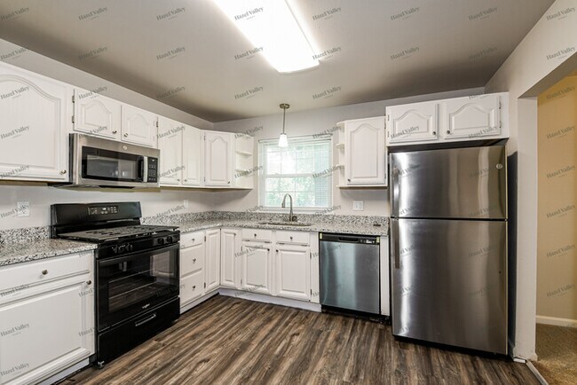 Building Photo - 1590 Bay Meadows Dr